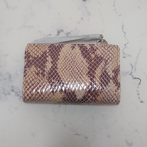 HOBO Dart Card and Coin Leather Wallet - Picture 5 of 16